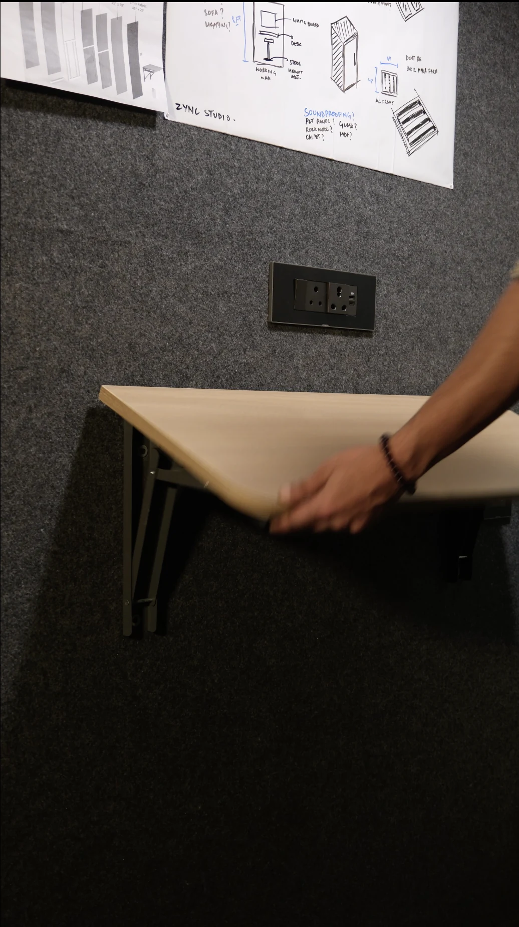 ONE POD desk shelf detail